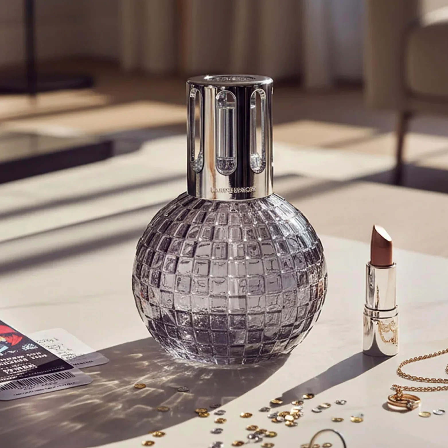 MAISON BERGER - Set Regalo Lampada Disco - Diffusore Catalitico Profumo per la Casa a Scacchiera Tonda con Ricarica 250 mL - Lampada Neutralizzante Odori - Prodotto in Francia (Grigio - Polvere