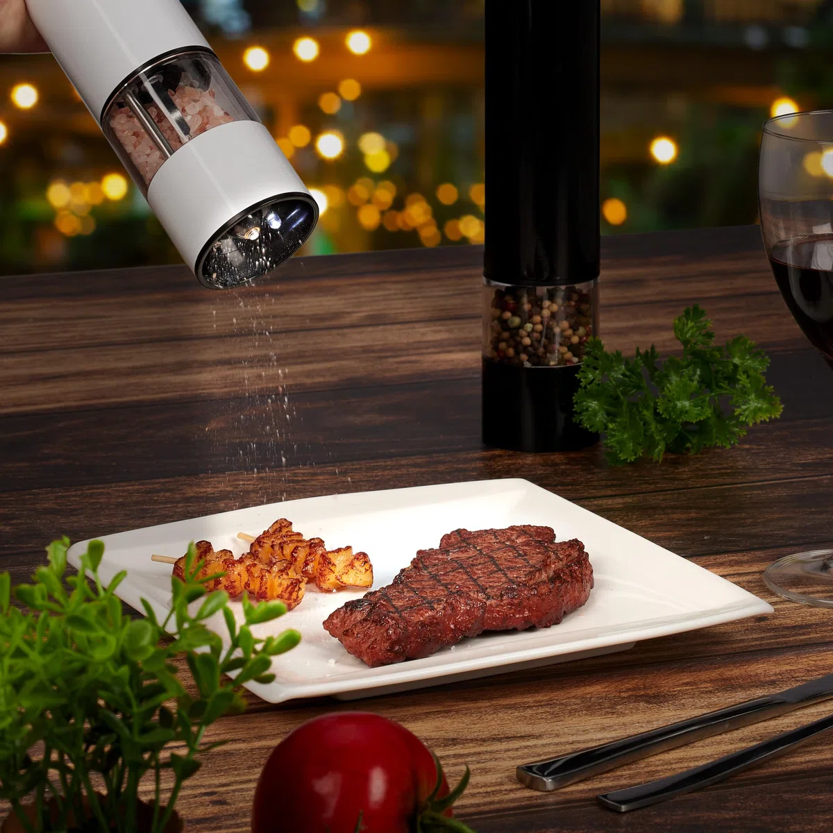 Relaxdays Macina Pepe Elettrico, Set da 2 Trita Spezie in Acciaio, Macinino in Ceramica Luce LED, Salino, Bianco Nero, Inox