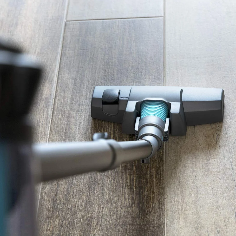Cecotec Aspirapolvere Verticale Conga Thunderbrush 560. 2 in 1, 600 W, Tecnologia Ciclonica, Filtro ad Alta efficienza, Radio di Azione di 6 m, Basso Consumo, Include 2 Accessori
