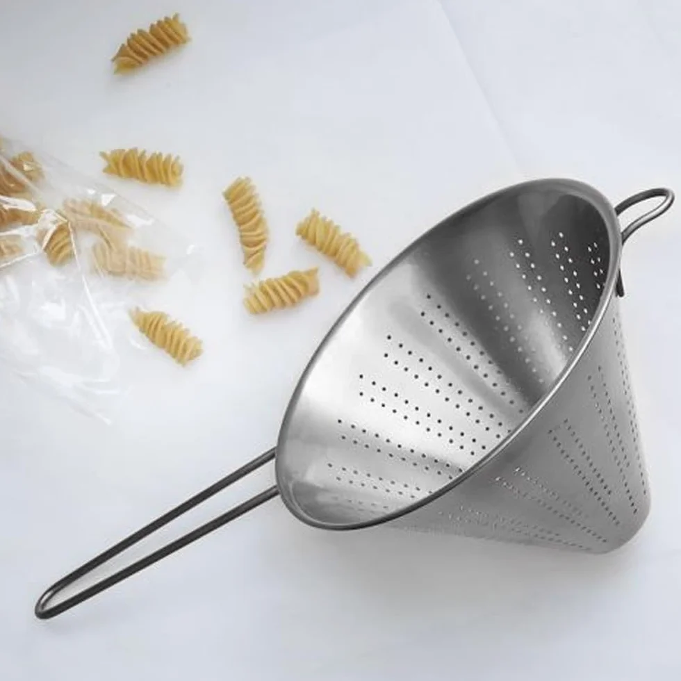 Arga - Set 3 Colino Cinese Perforato Conico in Acciaio Inox - Chinoise, Scolapasta con Manico, Filtro per Pasta, Riso, Verdura - Scola Pasta da Cucina