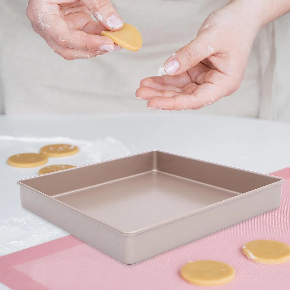 GARVALON Teglia Quadrata in Acciaio al Carbonio Oro Antiaderente per Dolci e Torte Facile Pulizia e Alta Conduzione Termica per Uso Professionale e Matrimoni