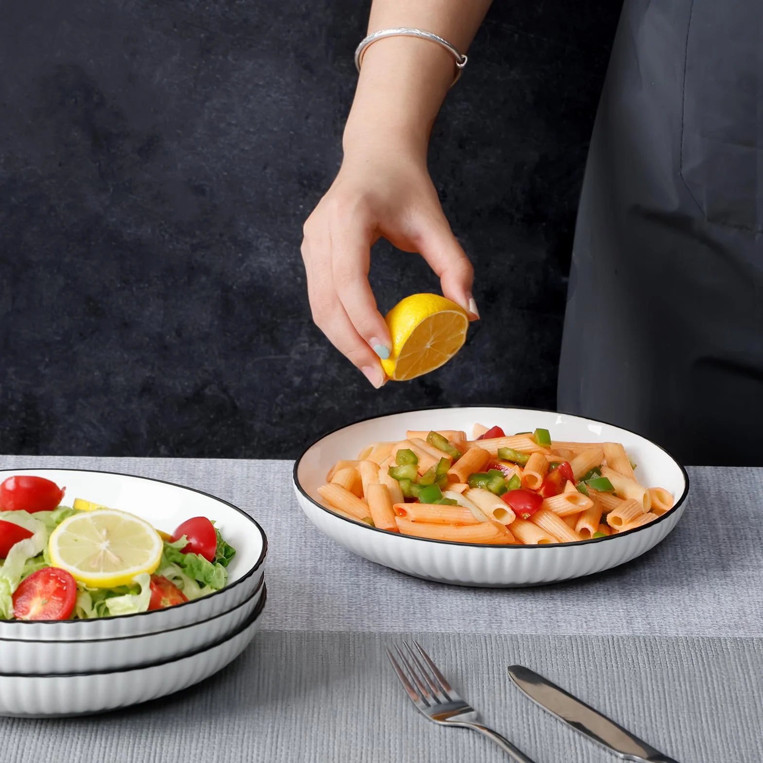 NUTRIUPS Set di 4 Ciotole per Pasta 20cm, 600ML Piatti in Ceramica Bianca - Sicure per Microonde e Lavastoviglie