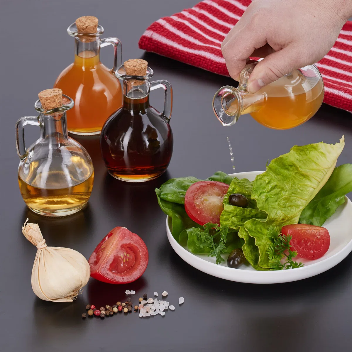 Relaxdays Oliera con Tappo in Sughero, Set da 24 Ampolle da 150 ml in Vetro, Porta Olio d'Oliva e Aceto, Salvagoccia