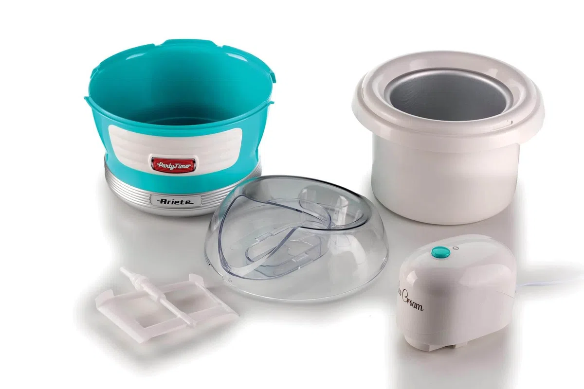 Ariete 643 Ice Cream Maker Party Time, Macchina per fare il gelato, 12W, Capacità 1,5 L, Spatola di miscelazione, Tempo preparazione 30 minuti, Coperchio per aggiunta ingredienti, Azzurro