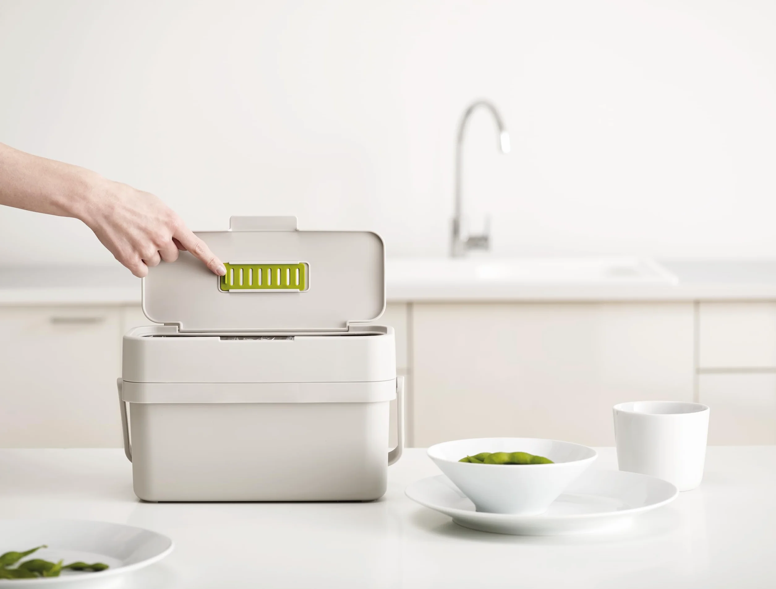Joseph Joseph Compo 4 Contenitore Compost per Rifiuti Alimentari Facile da Pulire e con Ventilazione, 4 Lt