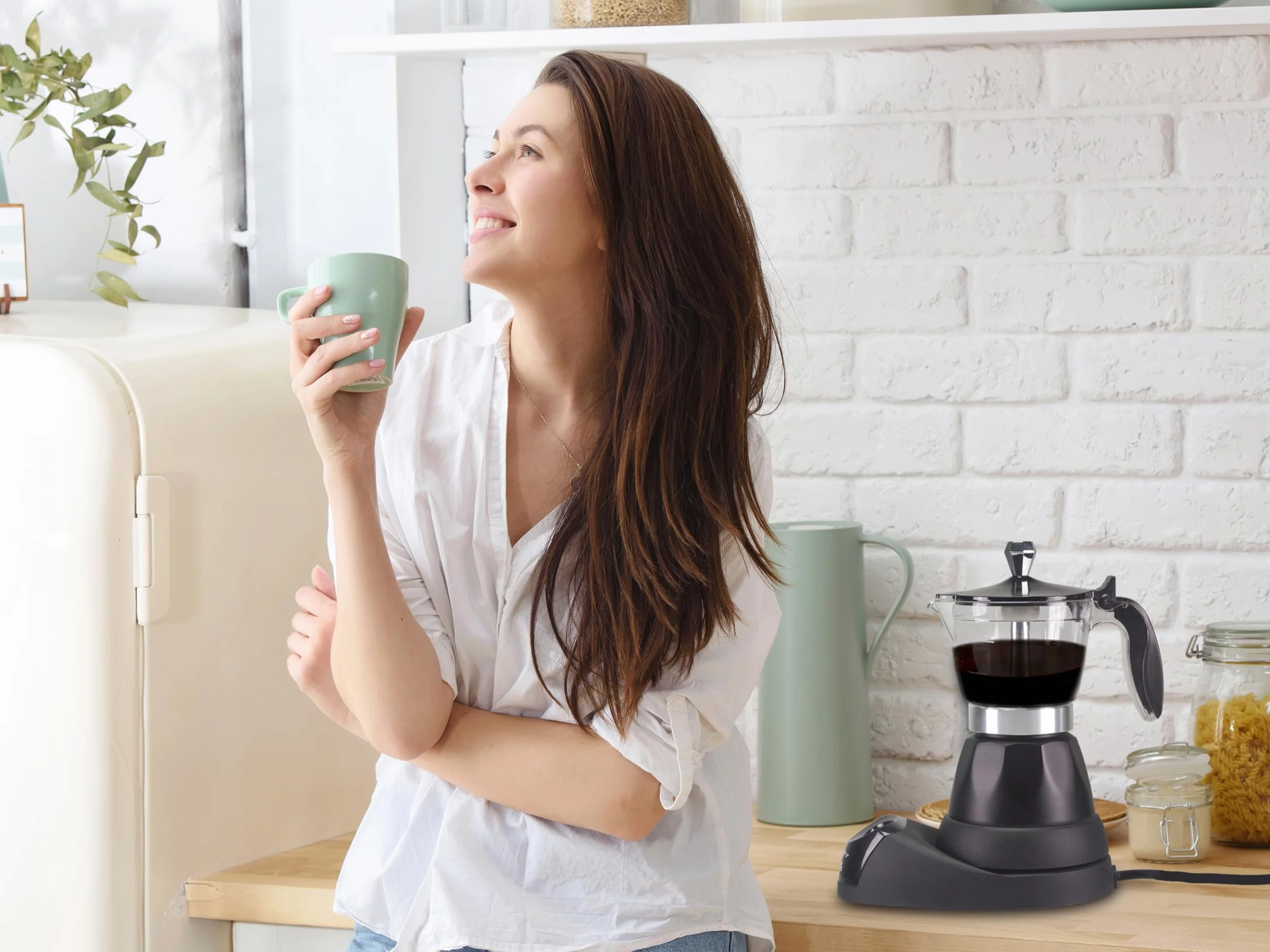 BEPER BC.040N Caffettiera Elettrica- Moka elettrica, Capacità 3 tazze, Riduttore 1 tazza, Mantenimento temperatura per 30' min, Nera