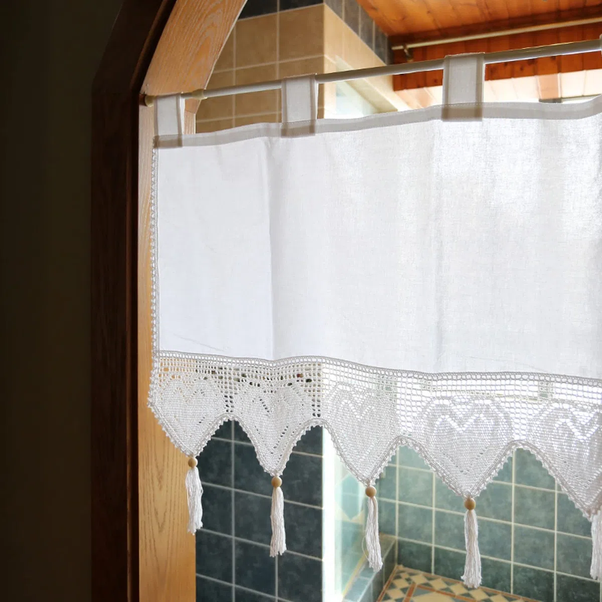 A.Monamour Tenda Corta per Finestra Piccola Con Nappe All'Uncinetto a Forma Di Cuore - Cotone Bianco Semitrasparente per Cucina, Bistrot, Caffè - Mezza Mantovana a Vetro