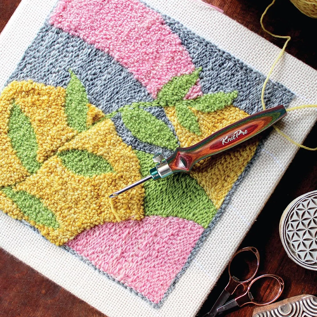 KnitPro - KnitPro Liscio Finito Vibrante Legna e Brillante Metallo Punch Aghi Ricamo Kit - 1 Impostato