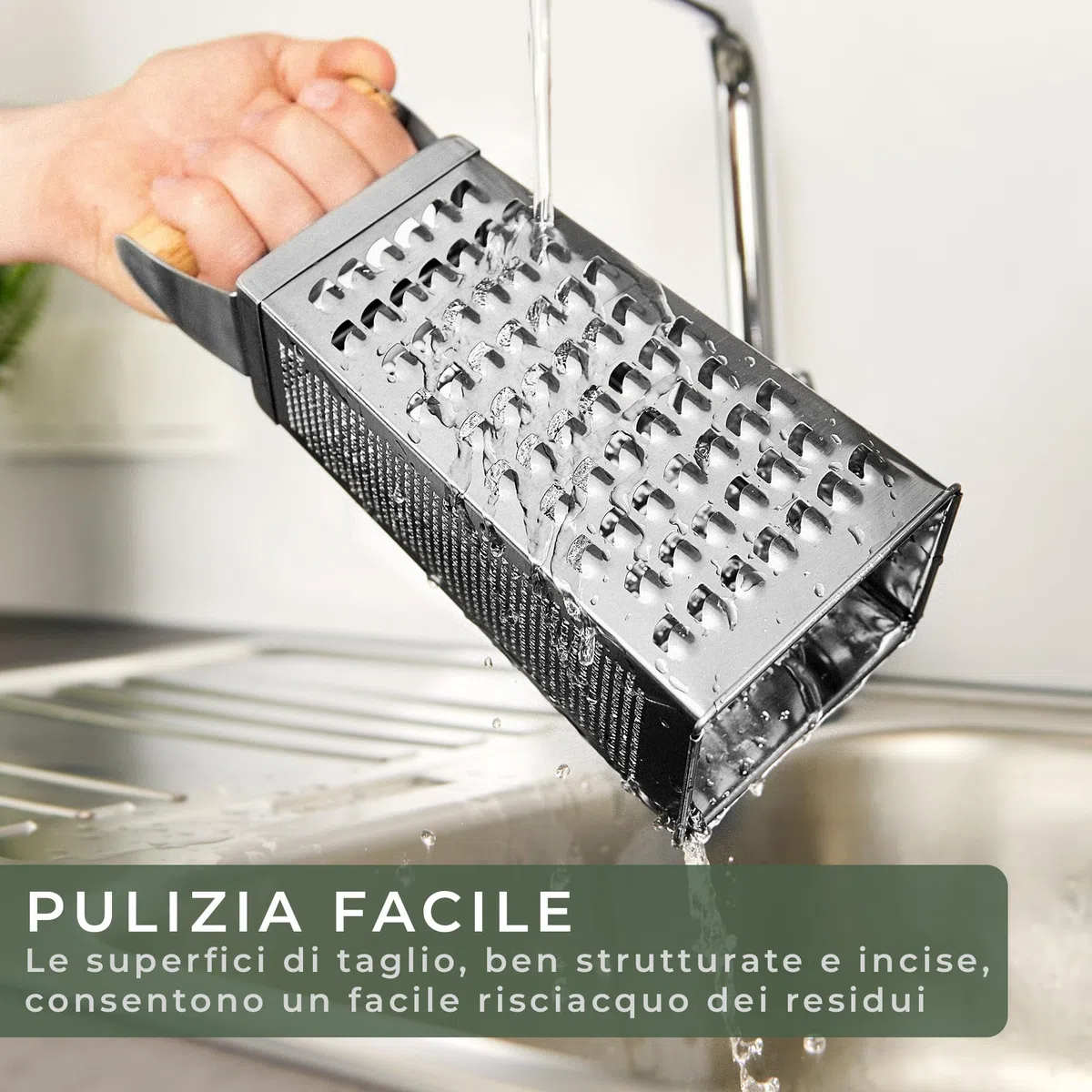 WALDWERK Grattugia Design (24,5x10,5 cm) – Grattugia formaggio manuale in acciaio inox con lame incise – Grattugia verdure con vassoio raccoglitore in legno massello senza plastica