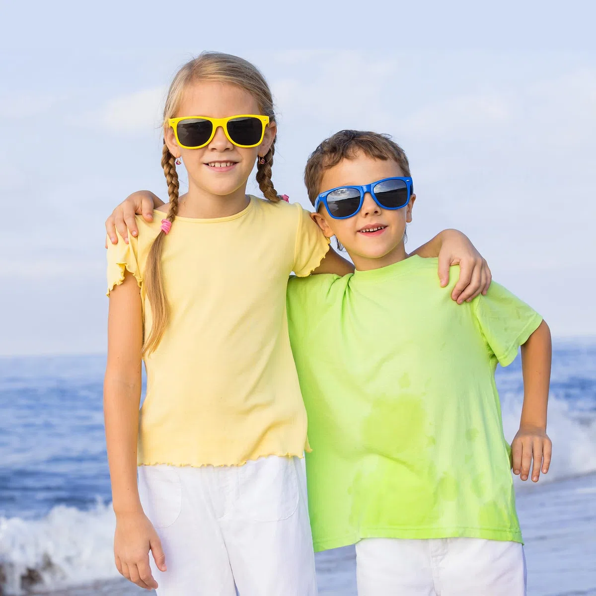 Morcheiong 8/16/32/48 Pezzi Occhiali da Sole per Bambini Colori Fluo, Occhiali da Sole per Feste, Regali Divertenti per Feste di Compleanno, Spiaggia e Feste in Piscina