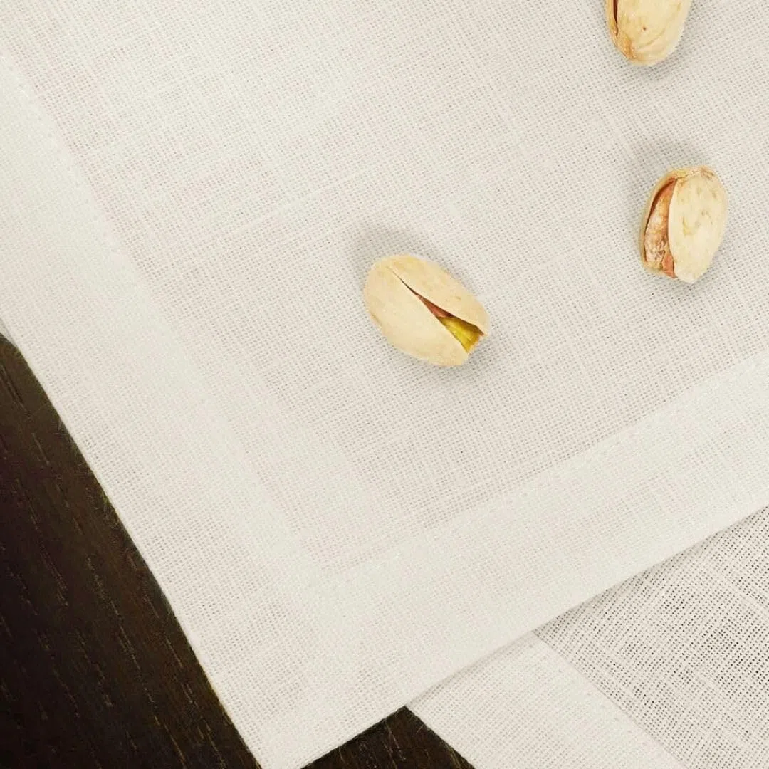 Cuore di Lino - Set di 4 Tovaglioli in Lino Bianco Panna con Orlo a Cornice – Eleganza per Tavole Formali, 25x25 cm, Made in Italy