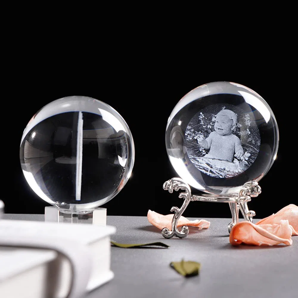 Sfera di cristallo personalizzata con incisione laser, foto di cristallo personalizzata, sfera decorativa per la casa (8 cm)