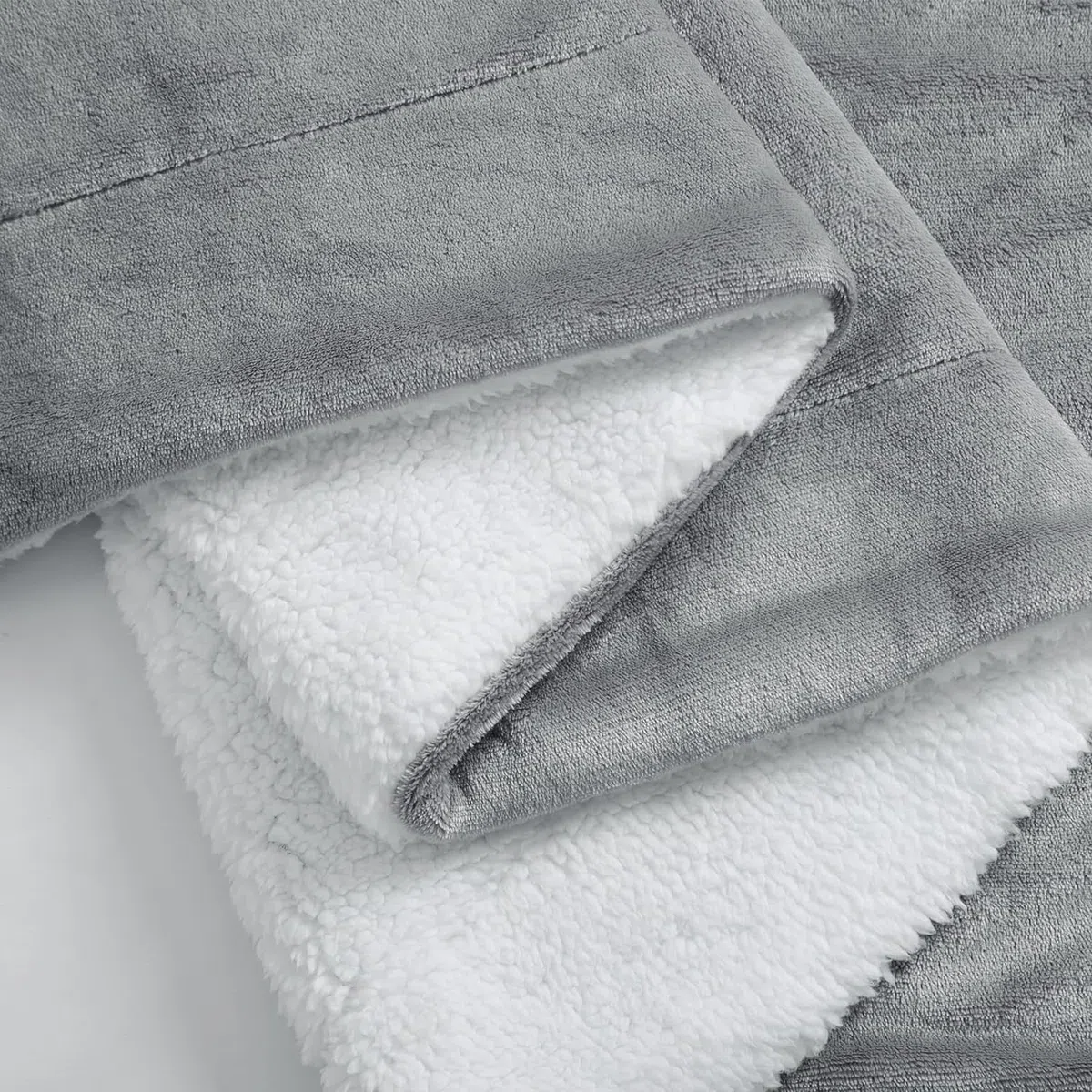 Aisbo Plaid Coperta Pile Singolo - Coperta Calda Invernale per Divano e Letto Singolo 150x200 cm Pile di Flanella e Sherpa Morbida Grigia Chiaro, Sherpa Blanket for Sofa and Couch