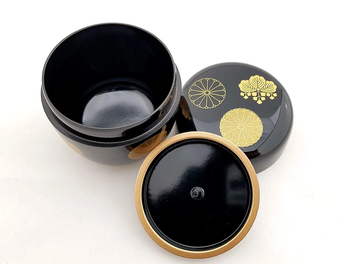 Matcha giapponese Natsue, barattolo da tè nero e oro, prodotto in Giappone, Ø 6,7 cm, altezza 6,7 cm