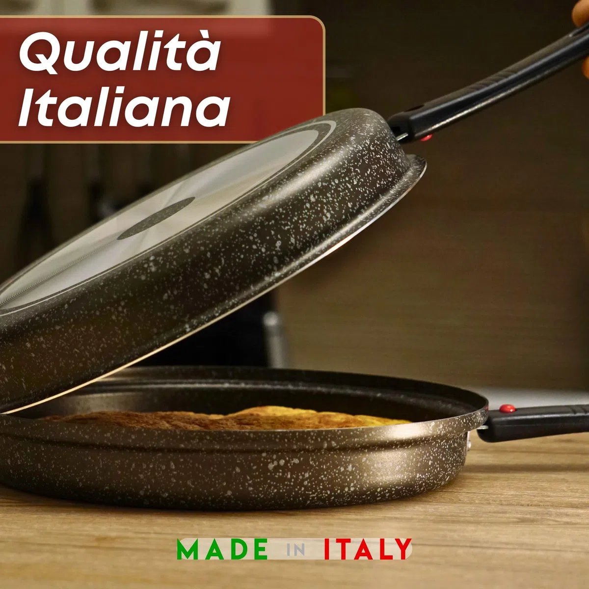 NAMAI - Padella Per Frittata 28 CM, Materiale Alluminio, Adatto In Lavastoviglie, Manico Removibile, Girafrittata Antiaderente, No Induzione, Made In Italy (28 CM)