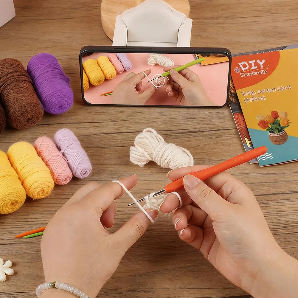 2 Kit Uncinetto Principianti, Tulipano in Vaso, Fiori Kit All'uncinetto Borsa Completo con Tutorial Illustrati e Video, Amigurumi Uncinetto Piante Regali Fai Da Te Teper Mamme Nonne Amici e Compleanni