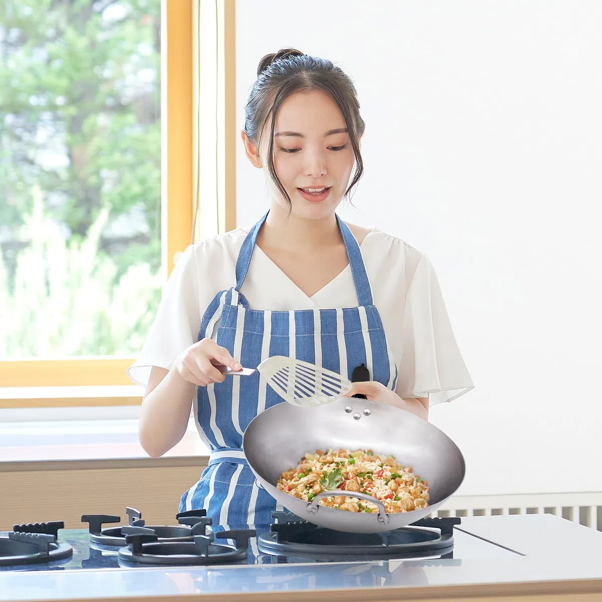 Joeji's Kitchen Wok in acciaio al carbonio 35 cm - Fondo tondo - Manico in legno rimovibile - Stile tradizionale martellato a mano - Padella Wok cinese robusta e pesante - Perfetta per piatti asiatici