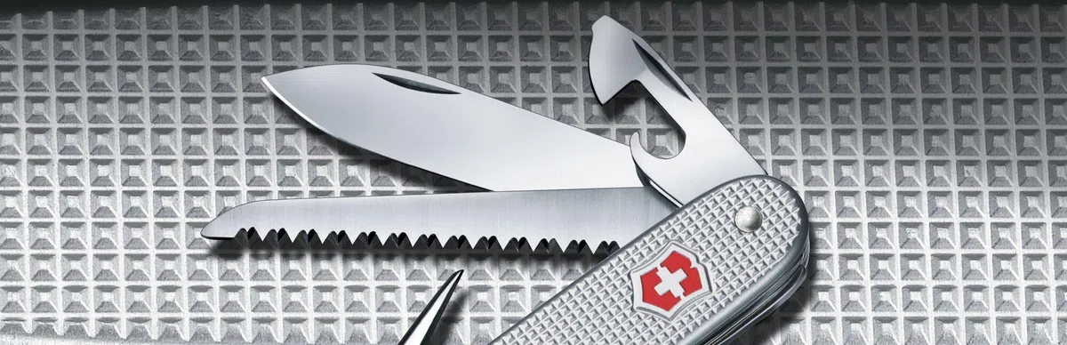 Victorinox Farmer Alox, 9 funzioni (lama grande, apriscatole, apribottiglie)