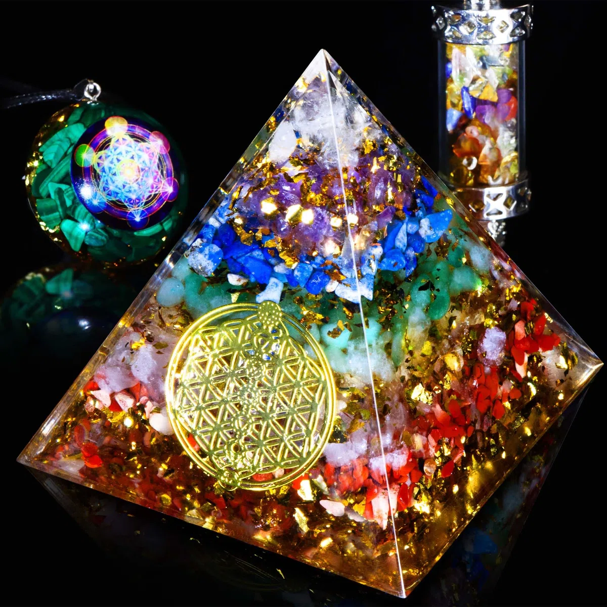 The7boX Orgone Piramide, 7Crystal Chakra Set con Pendente e Pendolo per Reiki Healing e Crystal Grid Meditation, per Healing Health (6cm*6cm)