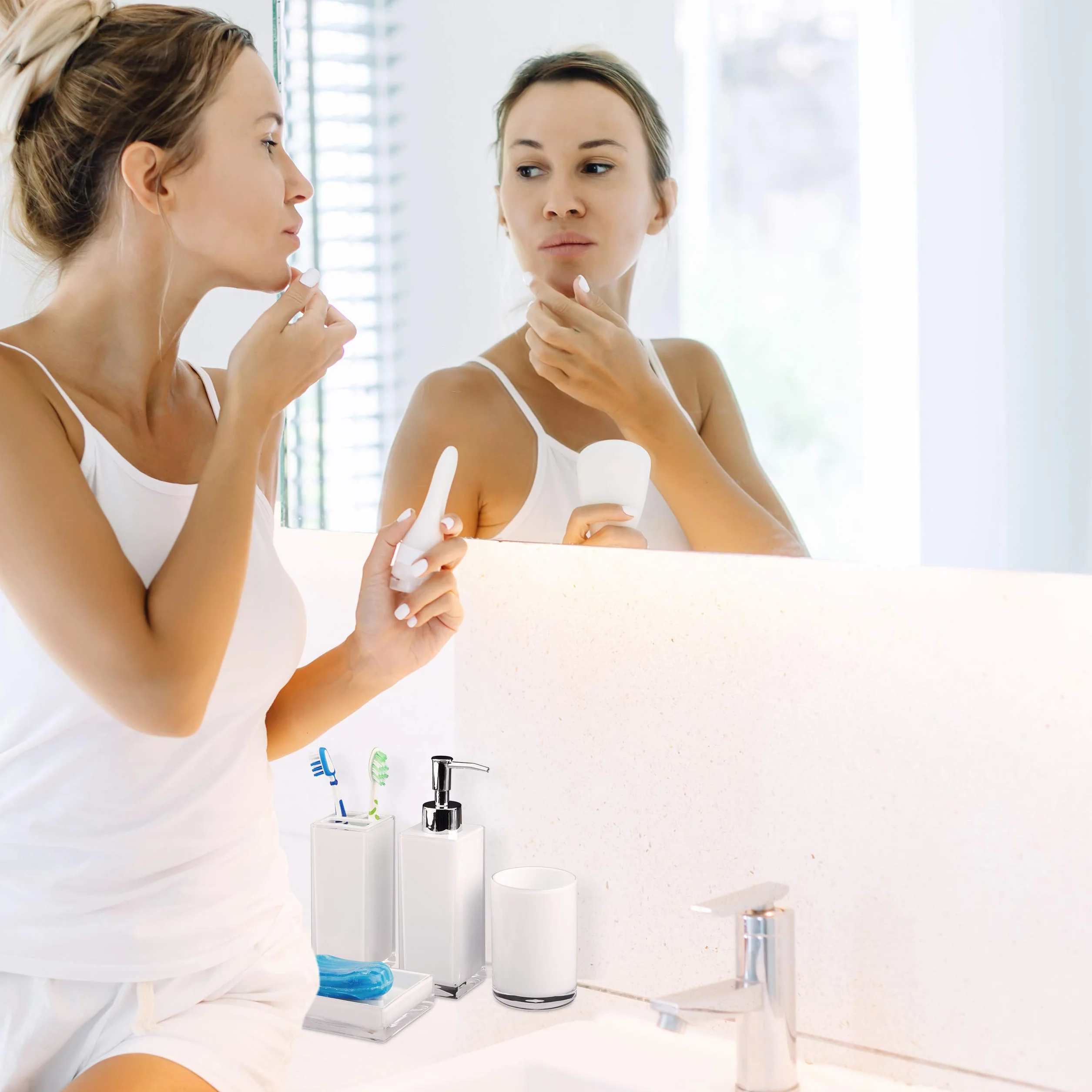Relaxdays Set 4 Accessori Bagno, Bicchiere Igiene Dentale Portaspazzolini Dispenser Porta Sapone Portasaponetta, Bianco