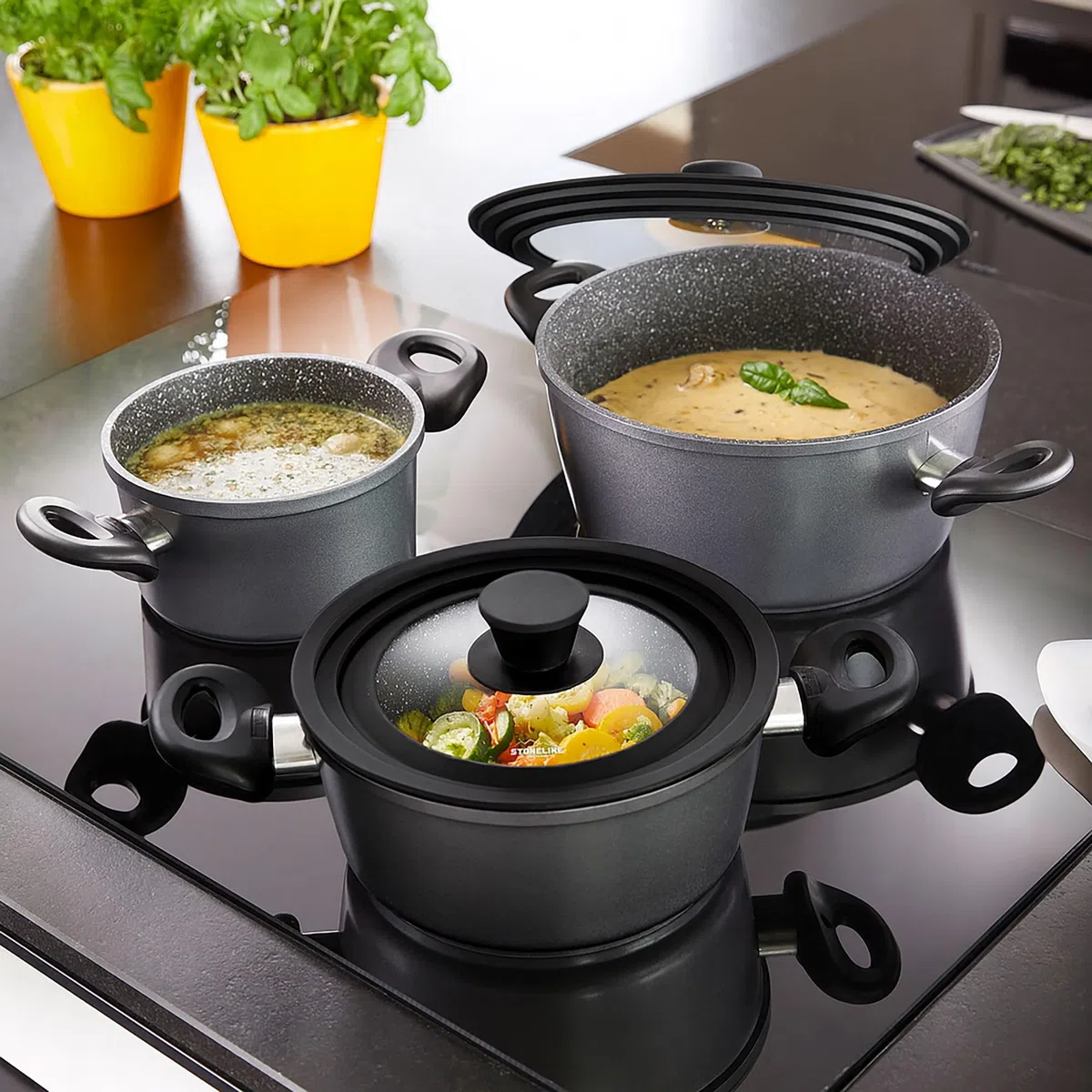 STONELINE 3 in 1 Coperchio Universale Set 2 Pezzi per Pentole e Padelle da 16/18/20 e 24/26/28 cm Coperchio in vetro Universale Bordo Silicone Platino Graduato, Resistente al Calore, 6 Misure, Nero