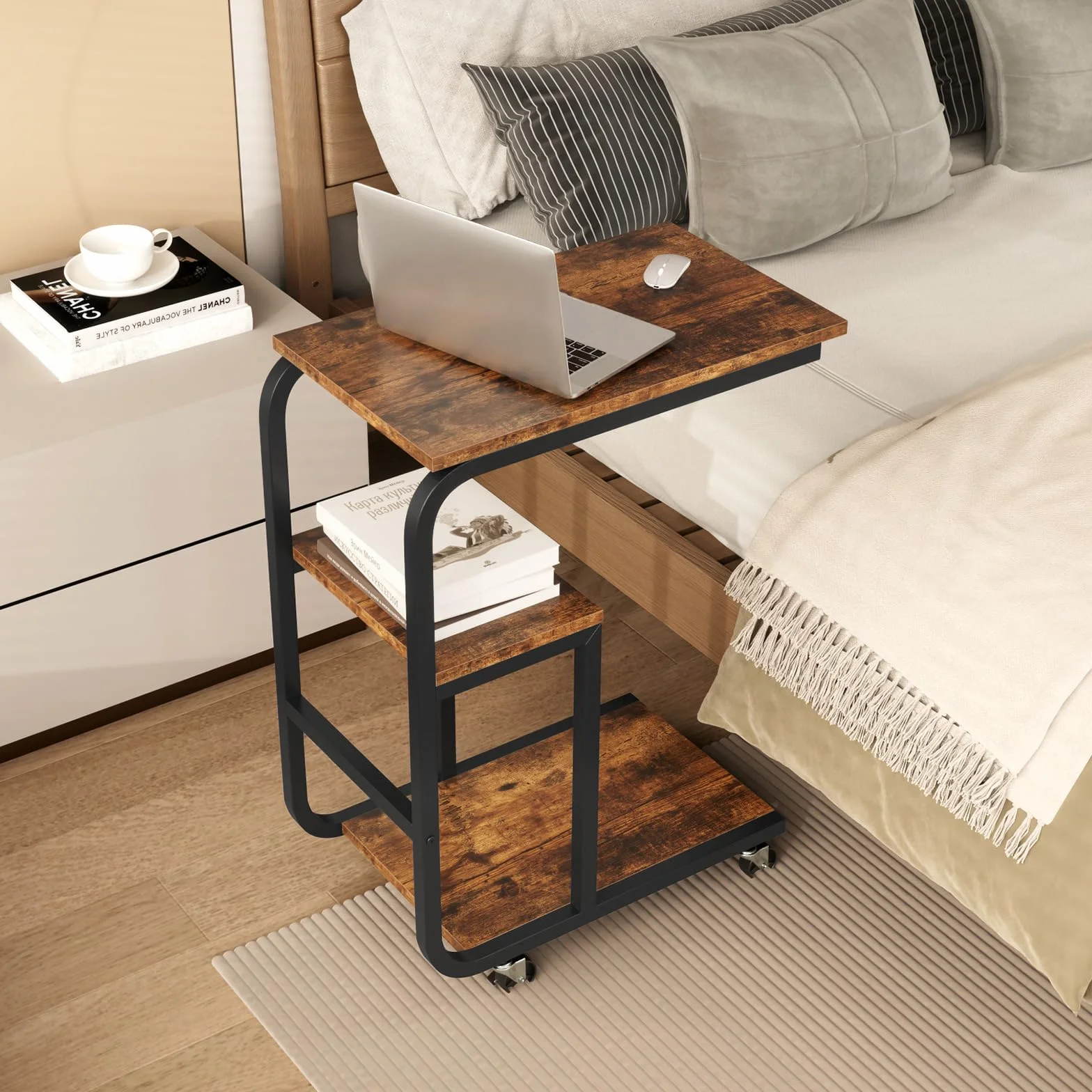 COSTWAY Tavolino Laterale a Forma di C, Tavolino da Salotto con Ruote Bloccabili, Ripiani Aperti e Struttura in Metallo, Tavolino Salvaspazio per Camera da Letto e Soggiorno (1)