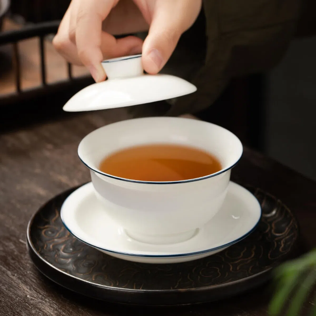 Mutton-fat Jade Ceramics Blue Hook Edge Gaiwan, 210ml 7 oz, porcellana bianca Tea Set