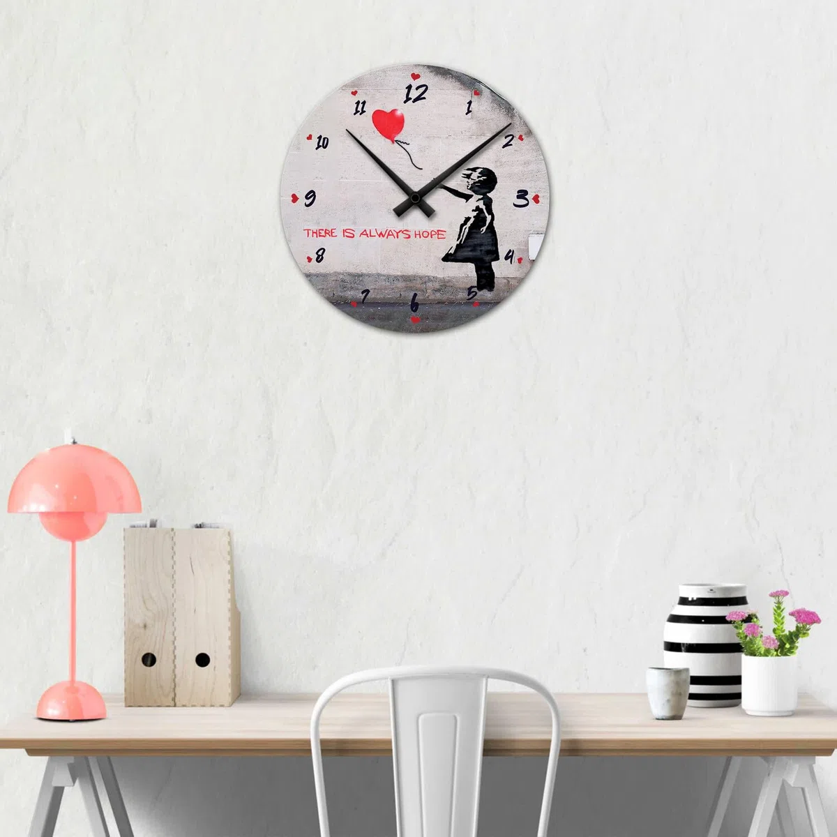 Giallobus - Orologio Linea Basic - Banksy - Bimba palloncino rosso - Legno Mdf - Basic 30x30 - Meccanismo silenzioso - Pronto da appendere - Orologi moderni