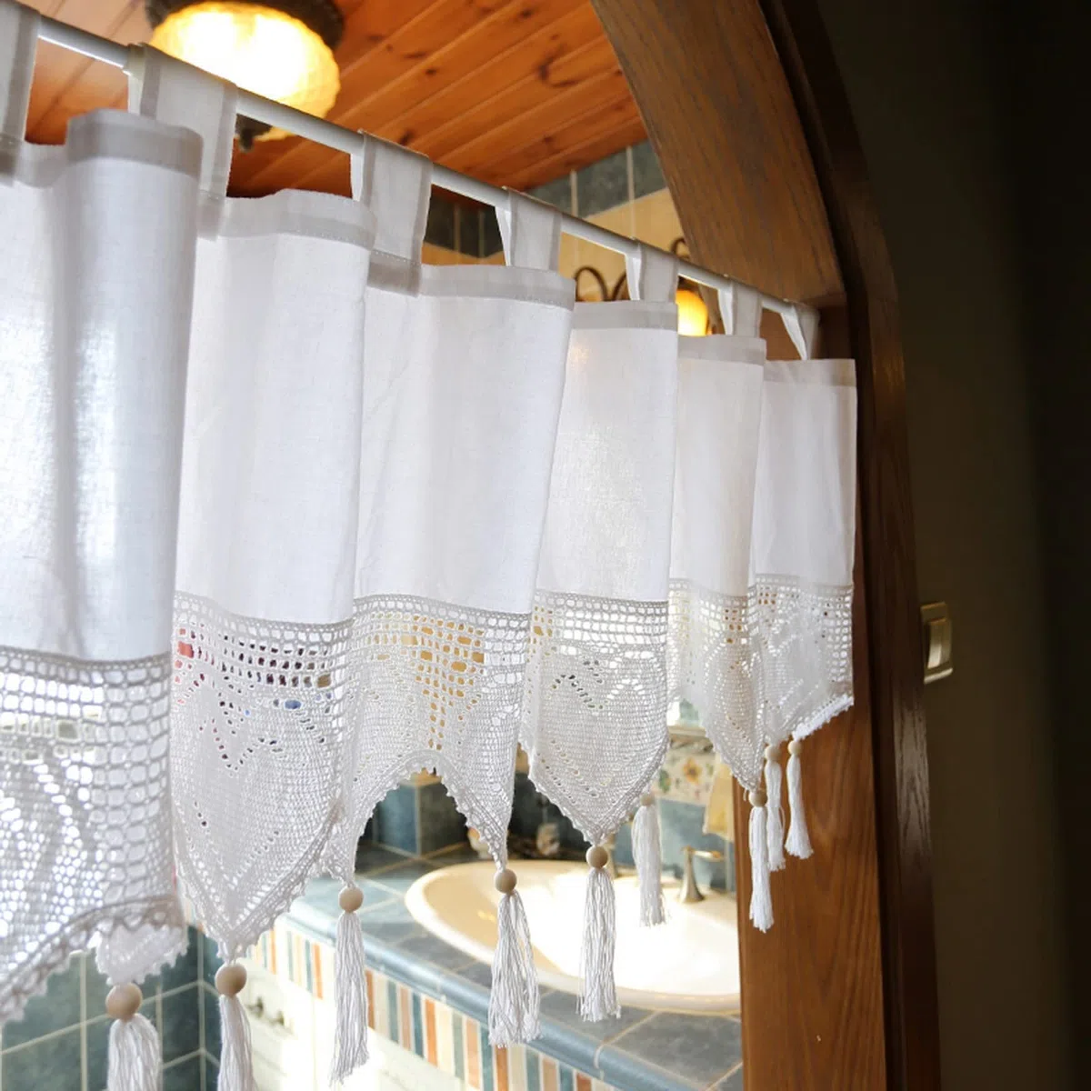 A.Monamour Tenda Corta per Finestra Piccola Con Nappe All'Uncinetto a Forma Di Cuore - Cotone Bianco Semitrasparente per Cucina, Bistrot, Caffè - Mezza Mantovana a Vetro