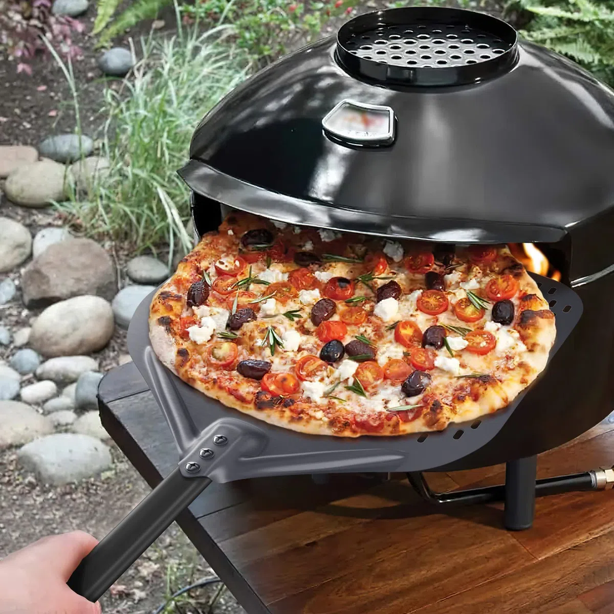 Pala per Pizza, 30 cm x 39 cm Pala per Pizza Lunga in Alluminio Anodizzato Duro con Manicotto in Silicone Termoisolante, Raschietto per Pizza Forata per Pizzas, Pane per Forno, Lunghezza Totale 111 cm