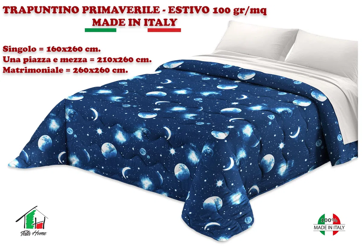 Trapuntino Copriletto Trapuntato Primaverile Estivo 100 gr/mq Quilt Leggero Letto Due Piazze Matrimoniale 260x260 cm Fantasia Pianeti Stelle Luna Made in Italy Disegno Universo Stellato Blu Notte