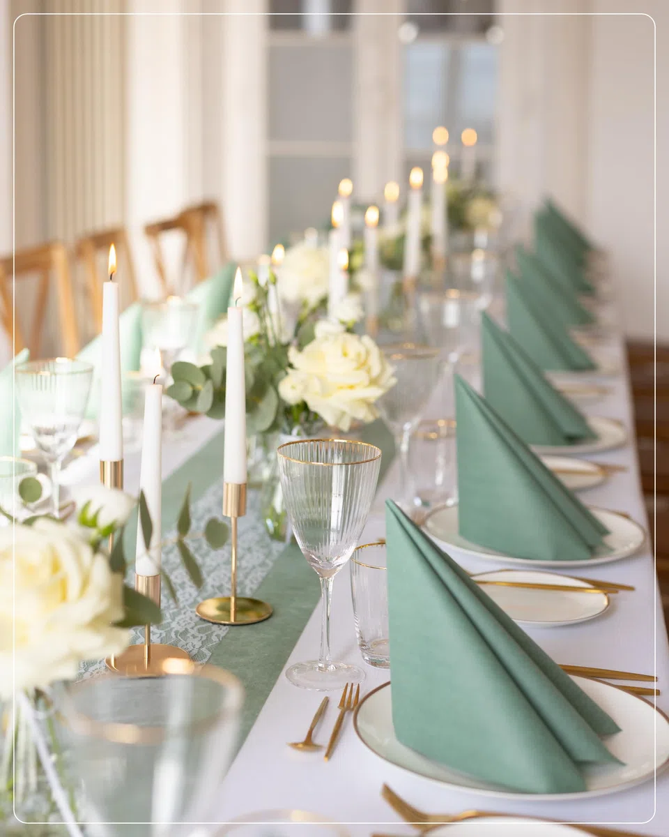100% Mosel Tovaglioli in Airlaid, 50 Pezzi (40 x 40 cm), in Verde Eucalipto – simili al tessuto & tinti in massa – Decorazione tavola premium per matrimonio & compleanno