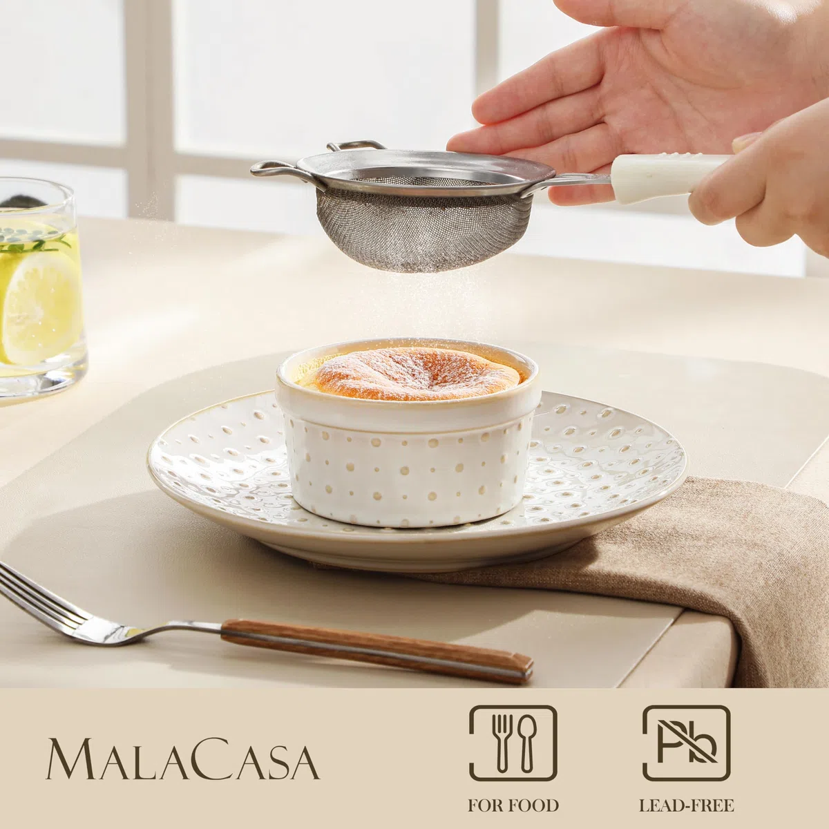 MALACASA Set di 4 Pirottini per Soufflé 180 ml con Coperchio, Ø 10,1 x 5,1 cm, Ciotoline e Stampini Rotondi da Forno in Porcellana per Dolci, Soufflé, Merenda e Snack, Bianchi, Adatti a Lavastoviglie