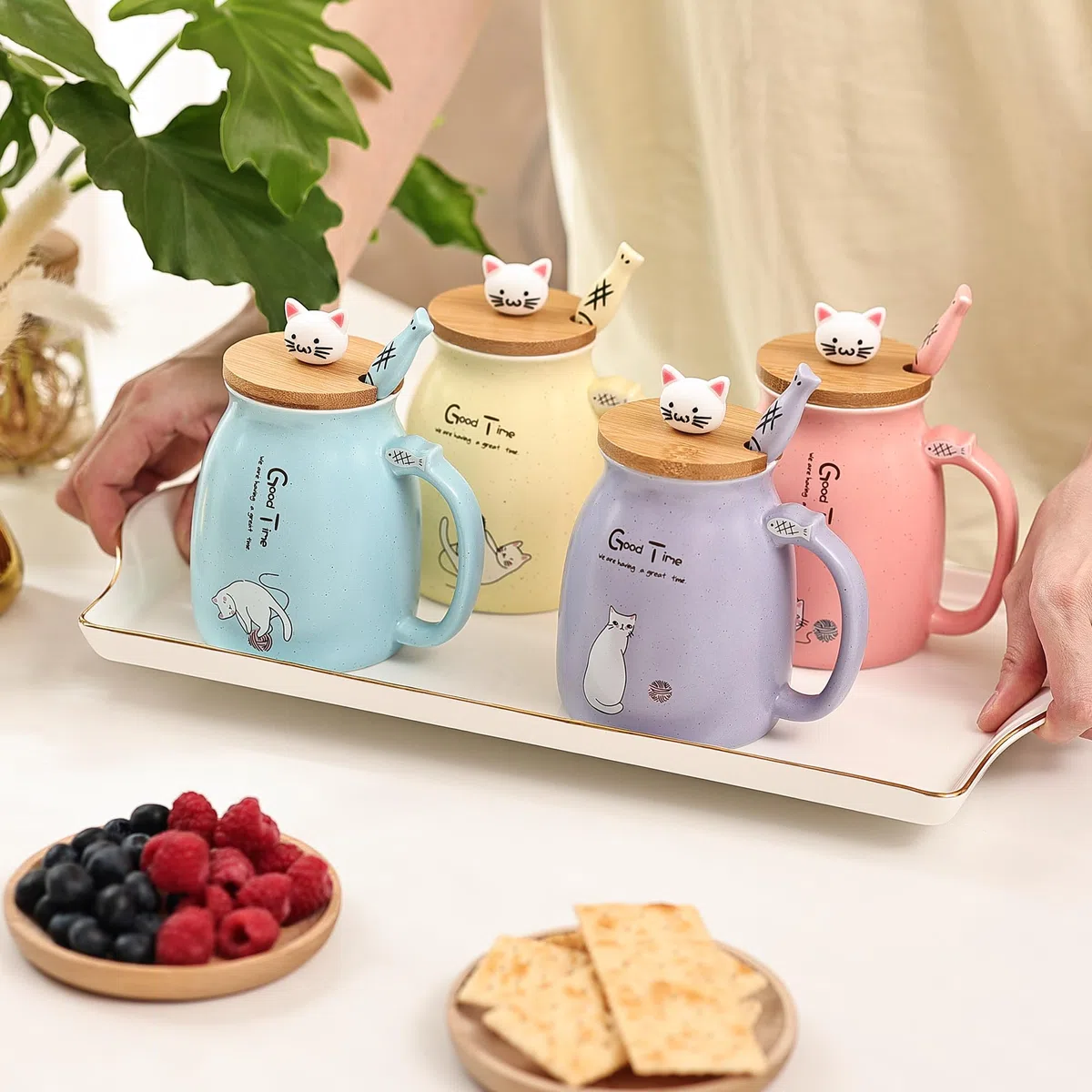 Tazze per gatti Set di 2 Tazza da tè gatto carino Tazza da caffè in ceramica con coperchio e cucchiaio Kawaii Tazze carine per le donne 500ml Natale Compleanno Tazza regalo per gatti (Viola e rosa)