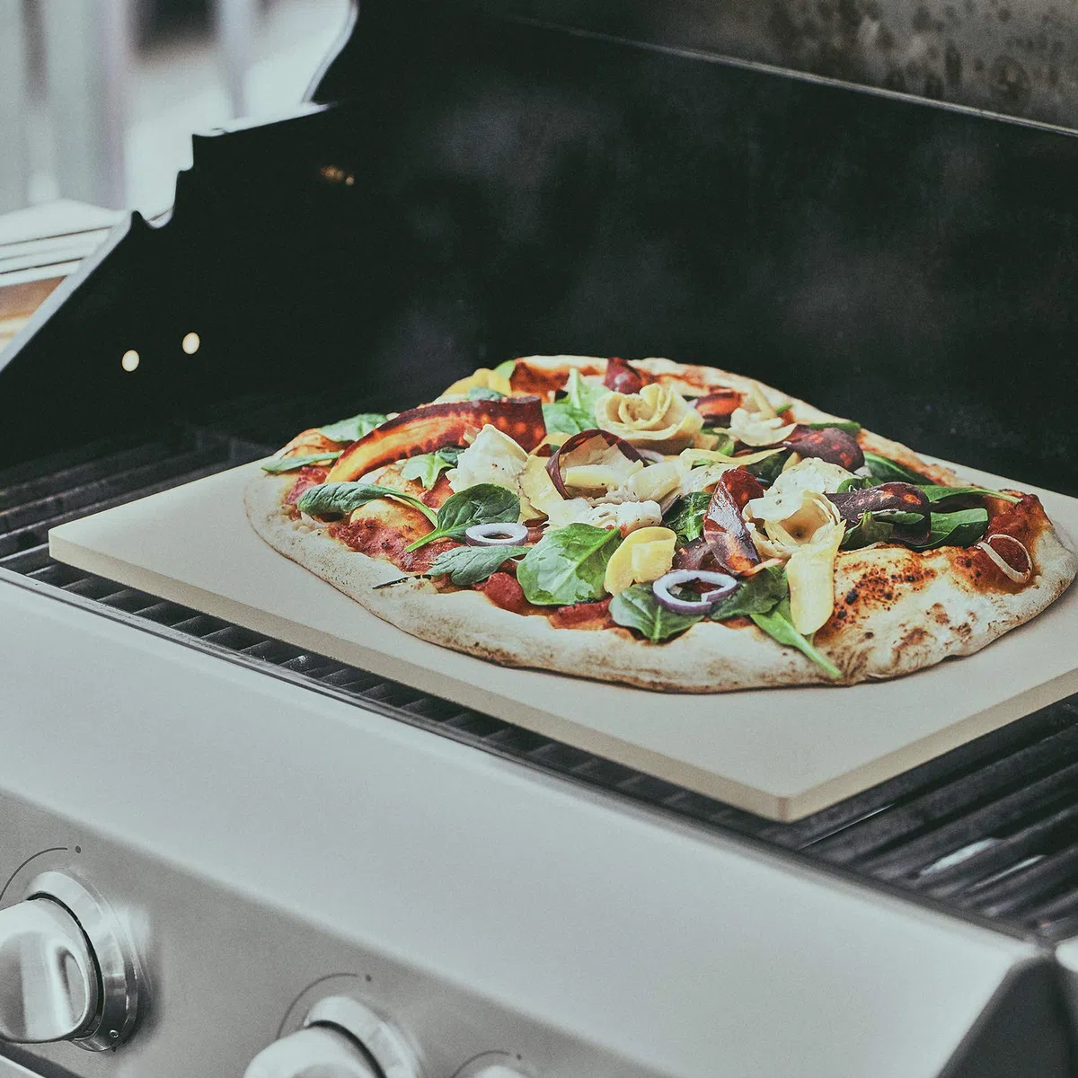 BURNHARD Pietra per pizza cordierite – 45 x 35 x 1,5 cm – rettangolare per barbecue e forno – ideale per pizza, pane e torte fiamme