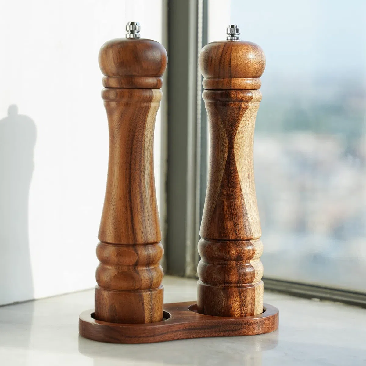 Macina Sale e Pepe, Macinino in ceramica dura e regolabile, Legno di acacia, Altezza 21 cm