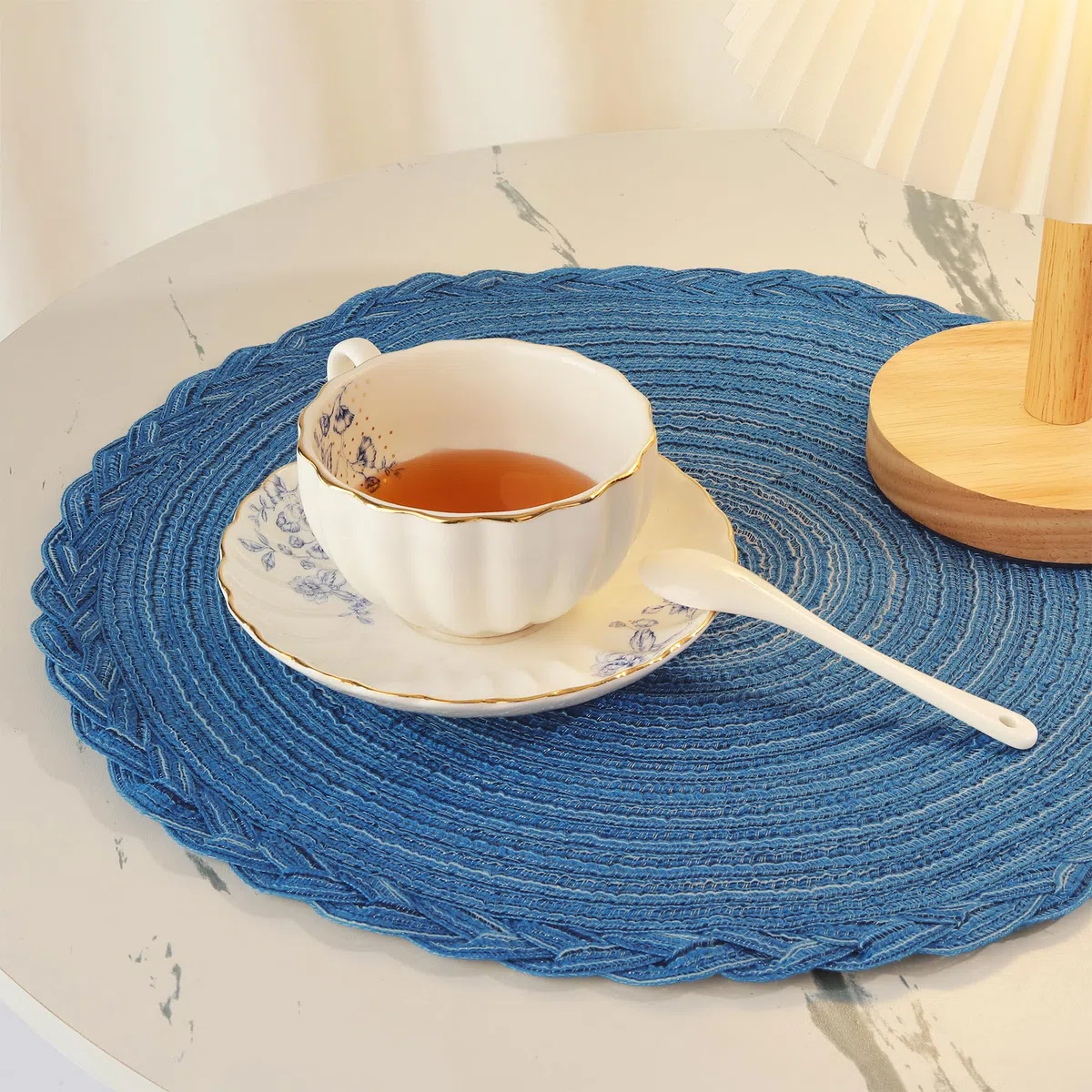 fanquare Set di 8 Tovagliette Rotonde Intrecciate Resistenti al Calore per la Tavola da Cucina 38 cm Tovagliette Rotonde Lavabili Blu