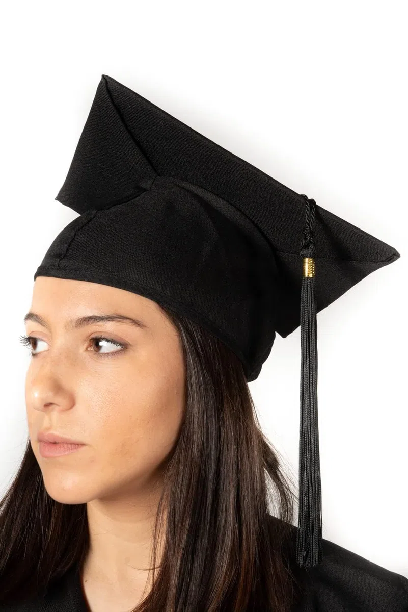 Set Toga da Laurea con Tocco e Nappina – Toga Laurea Unisex in Microfibra Leggera Made in Italy, Guida Taglia Uomo Donna, Nera