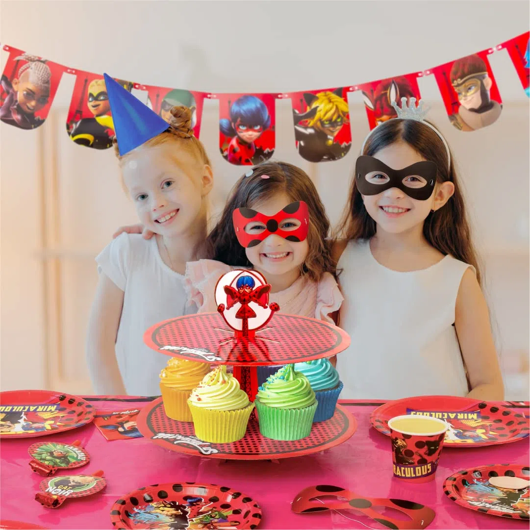 Kit per Festa di Compleanno Miraculous Ladybug in una Scatola - Celebrazione, Festa di Compleanno, Bambini Piccoli - Oltre 100 Pezzi - Gatto Nero - Articoli per Feste - Kit Completo Ufficialmente