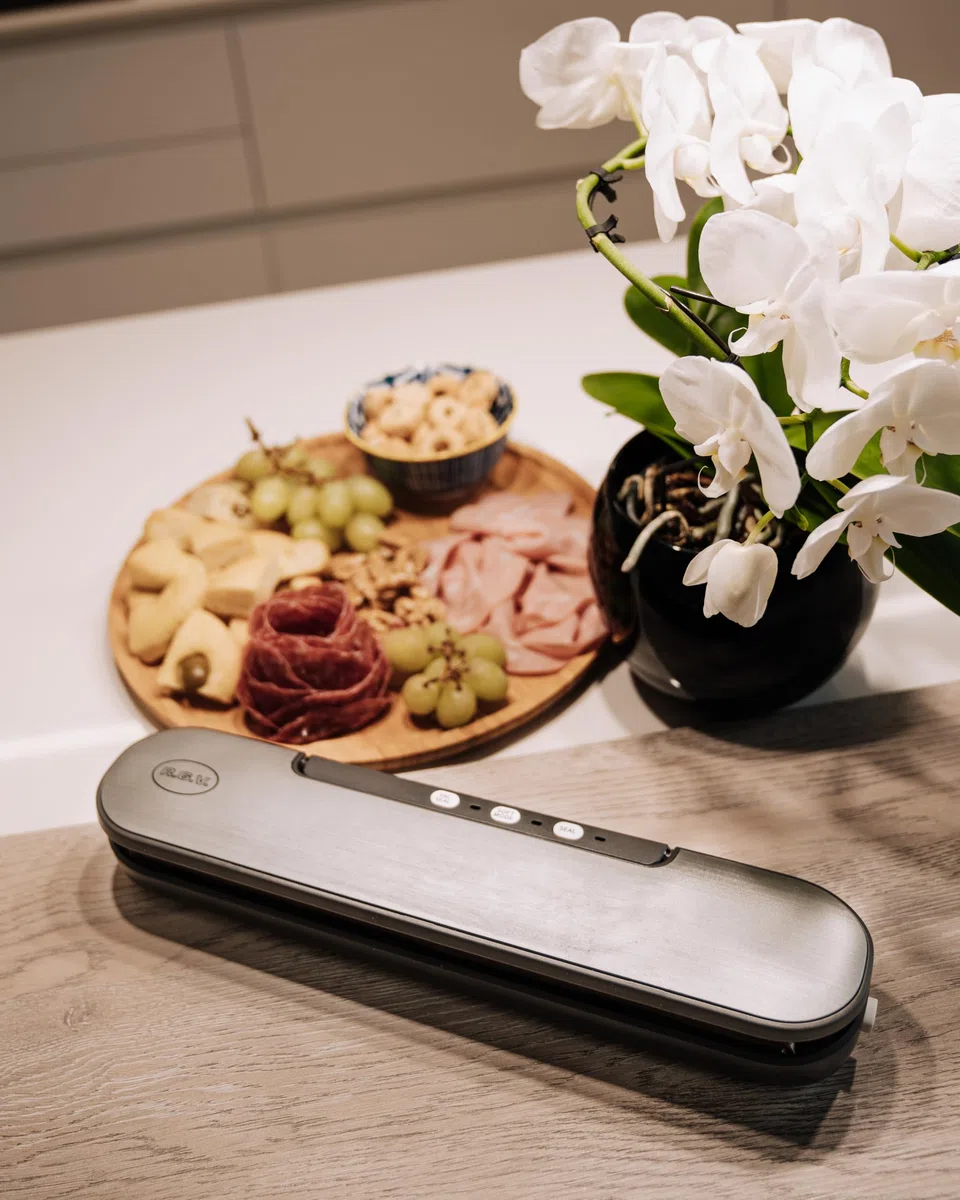 RGV Fresh Quality MAGNET – Macchina per Sottovuoto Portatile con Calamita, Design Compatto e Accessori Inclusi, 90 W