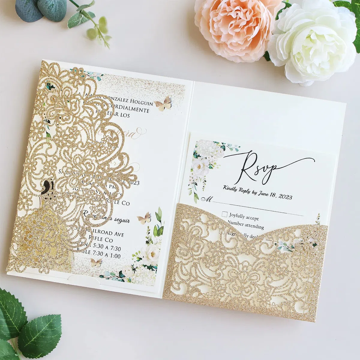 Hosmsua 20pz Oro Glitter Invito di Nozze, Triplo Piegamento Taglio Laser Flora Biglietto d'invito con Cartolina di Conferma e Buste per Matrimonio e Anniversario, Compleanno