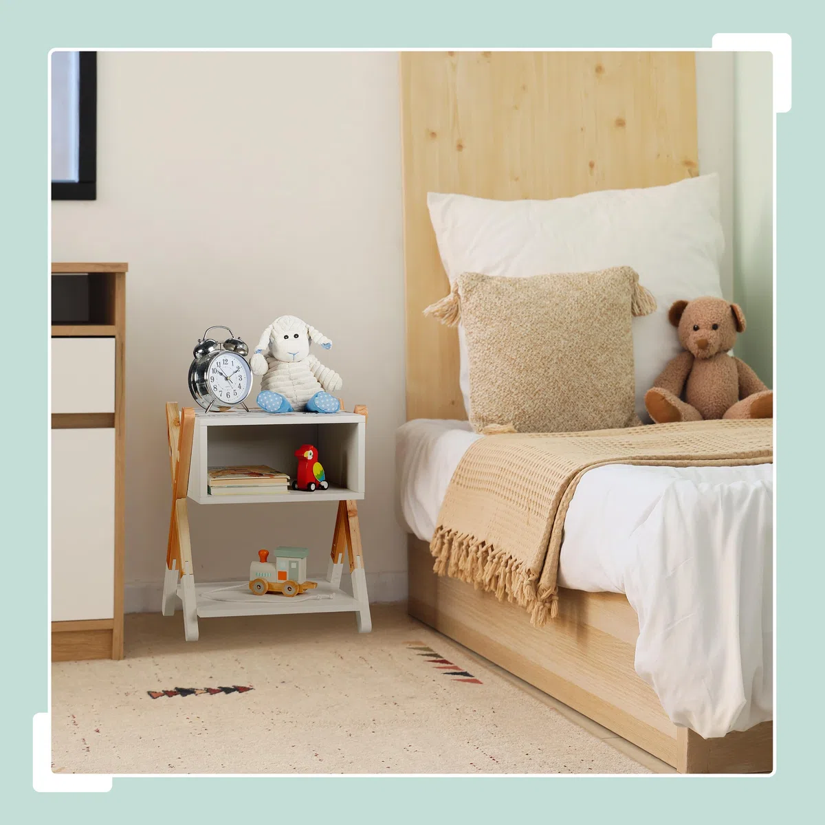 Relaxdays Comodino da Letto per Bambini, Tavolino con Scomparto Giochi Cameretta, 42x34x30 cm, Legno e MDF, Multicolore