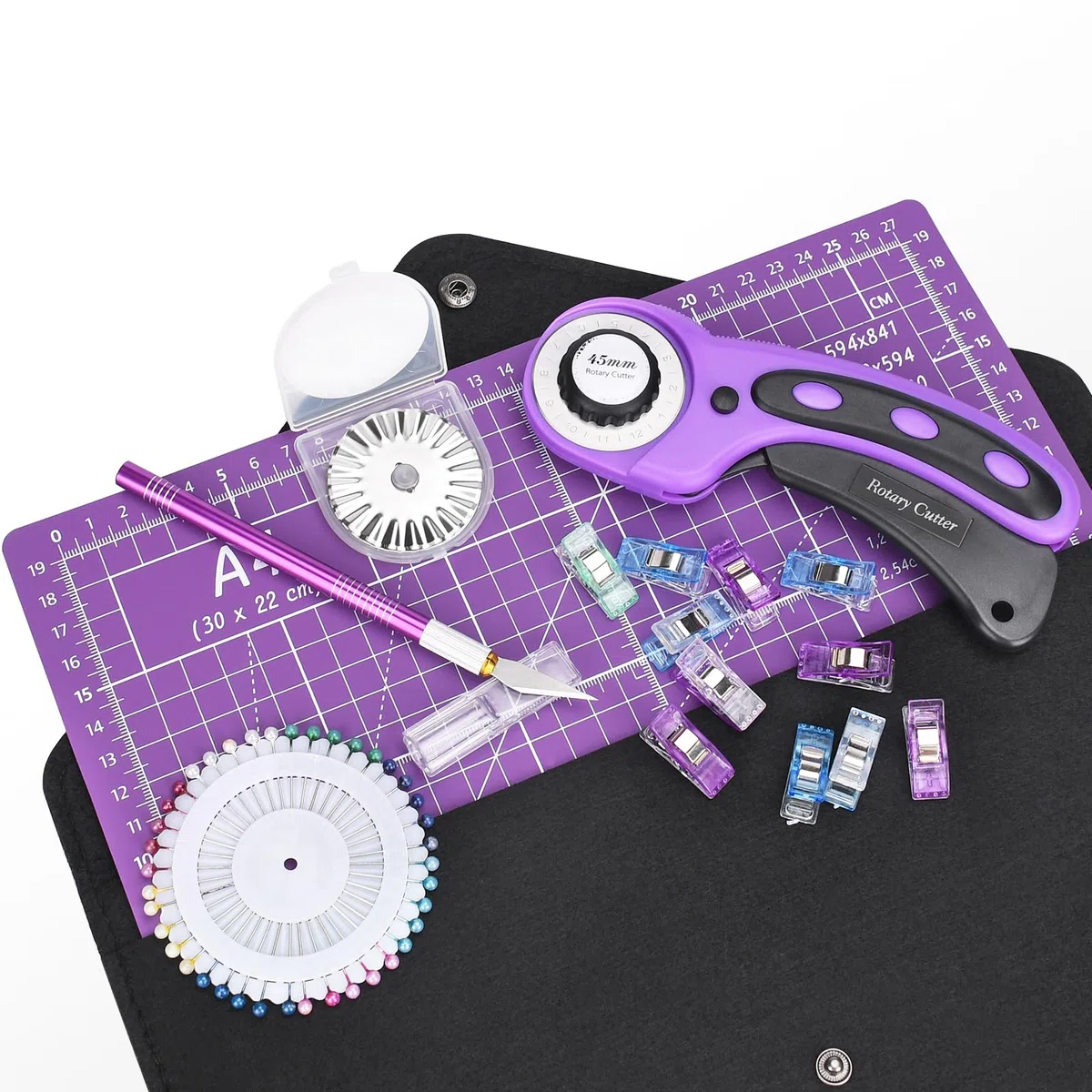 SAMISO Taglierina rotativa,Cutter per Tessuti con Lame Sostitutive, Tappetino da Taglio,Righello patchwork, Coltello di precisione,Righello,Coltello da Intaglio per Cucito, Artigianali