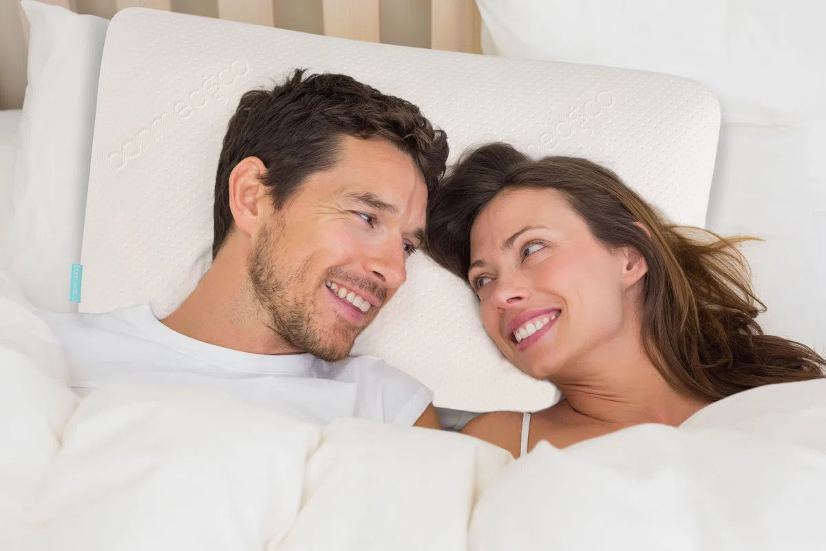 bonmedico Cuscino Cervicale Ortopedico in Memory Foam con Gel Rinfrescante - Guanciale Ergonomico Antiacaro e Anallergico per Dormire su Letto o Divano - Federa Lavabile