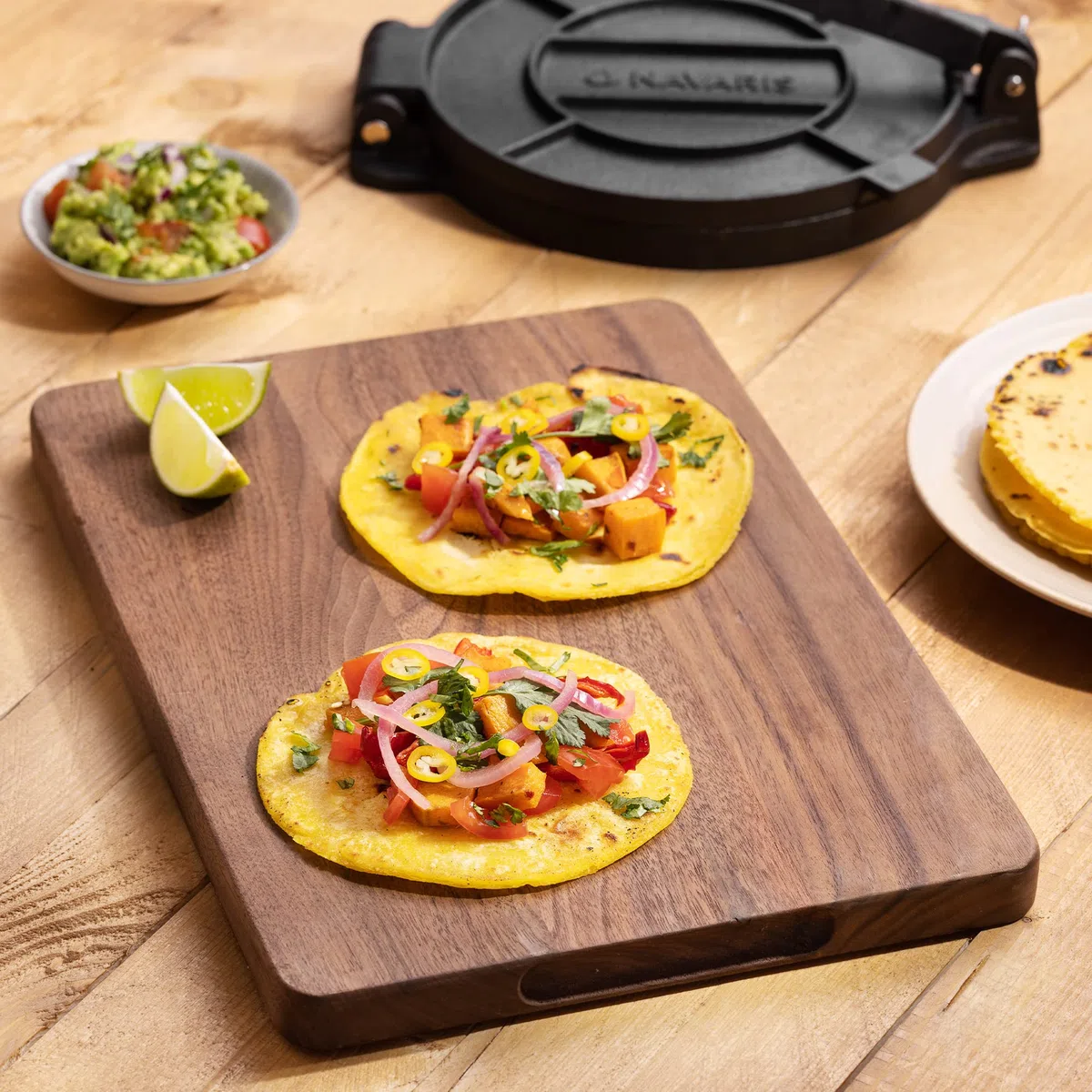 Navaris Pressa per Tortilla in Ghisa Ø20cm - Tortillas Messicane Tacos Macchina - Tortilla Maker - Cucina Moderna Accessori - Acciaio Inox 25x20x5cm