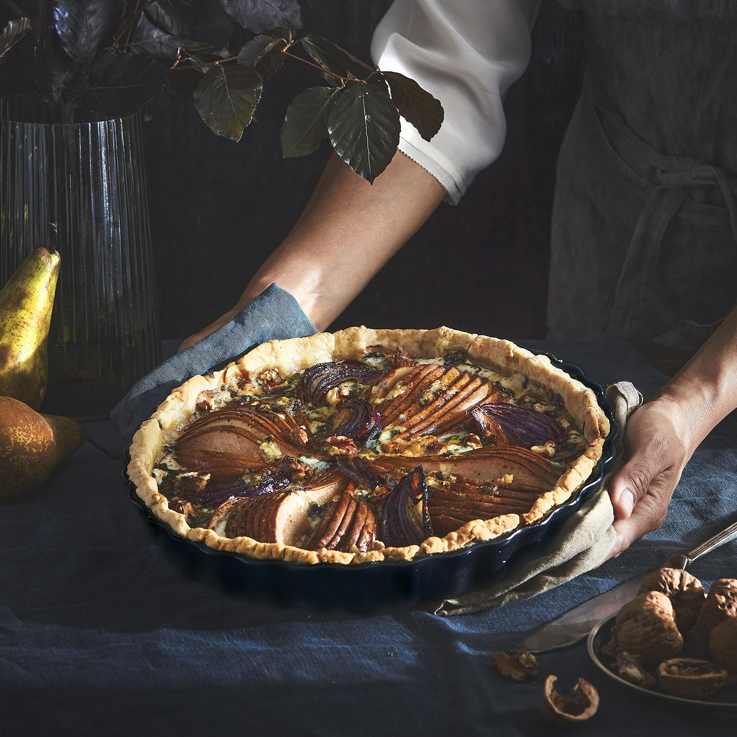 Emile Henry EH766031 - Piatto per torta 31 cm, in ceramica Toscana