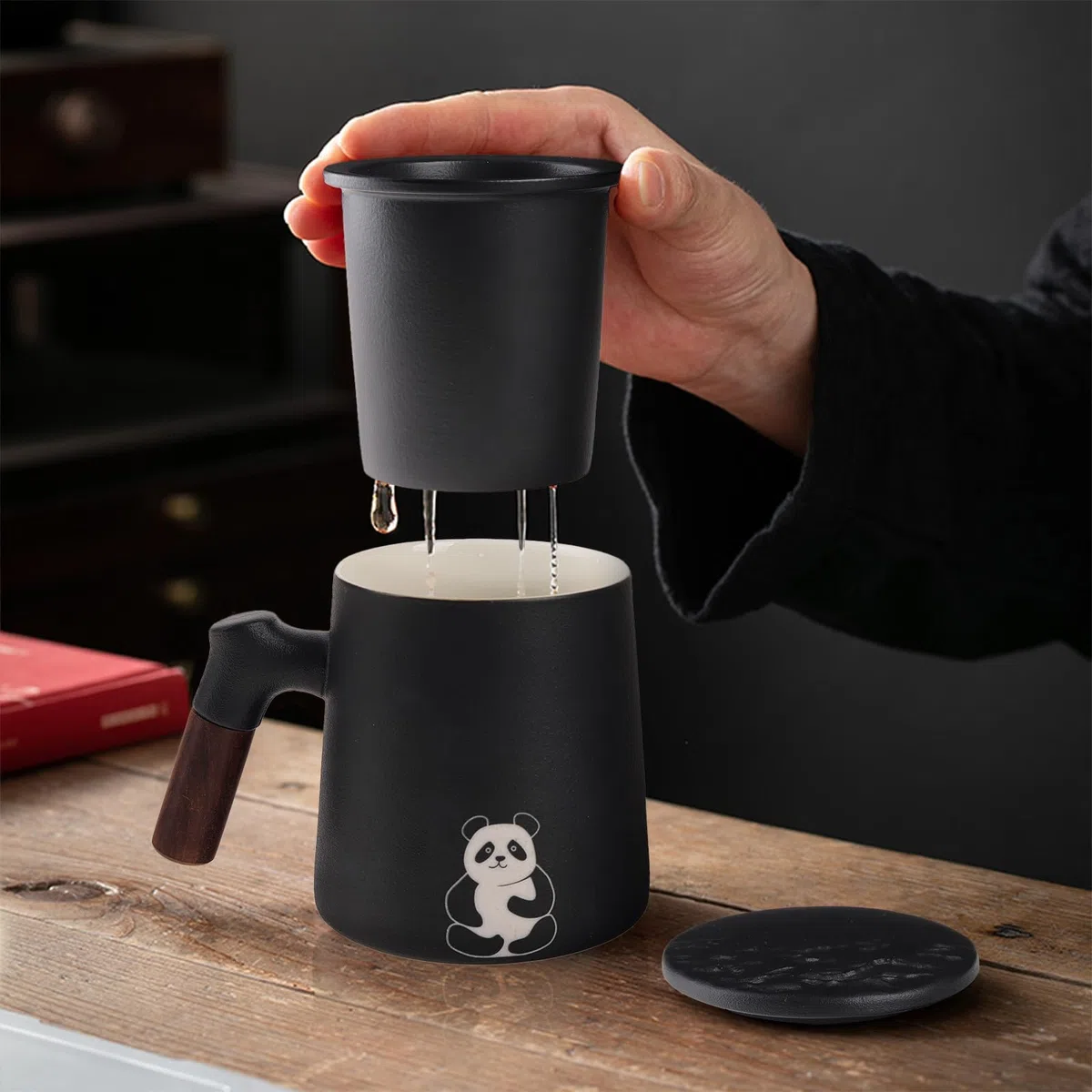 fanquare Tazze da Tè in Ceramica con Manico in Legno Tazza da Tè Nera Grande con Infusore e Coperchio Tazza per la Macerazione del Tè per Casa Ufficio 340ML