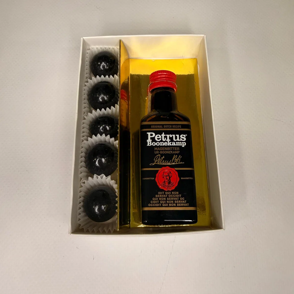 Bomboniera con mini liquore - A scelta aggiunta di confetti - Set da 5 pz- Idea regalo per Matrimonio, Compleanno, Anniversario, Laurea, Pensione - Con possibilità di tag personalizzato