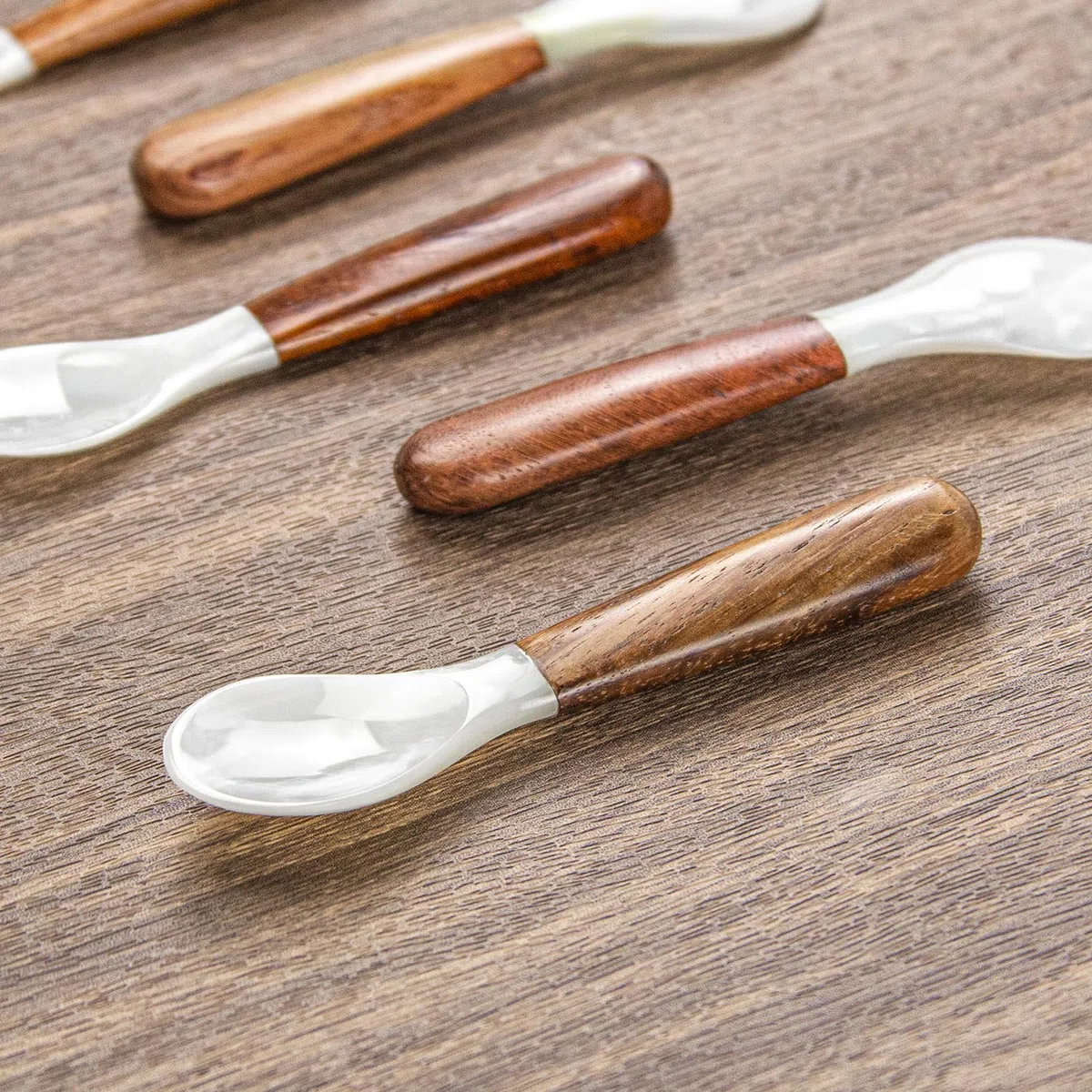 DUEBEL Set di 6 cucchiai di caviale con manico in legno, 12 cm, cucchiaio in madreperla per caviale, riserve uova, catering