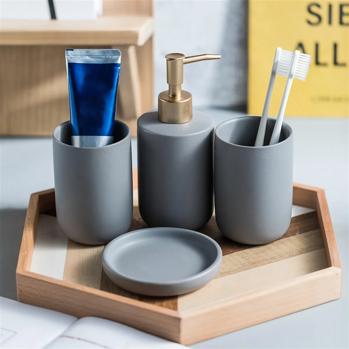 Icegrey Set di Accessori per il Bagno Set di 4 Pezzi in Ceramica in Stile Moderno Set da Toilette Set di Tazze per Spazzolino da Bagno Giallo